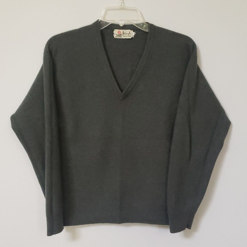 Vintage Pringle Scotland Cashmere Sweater Womens sz 42 Green V Neck